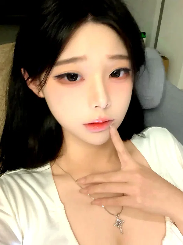 yingyinng_ instagram image archive image