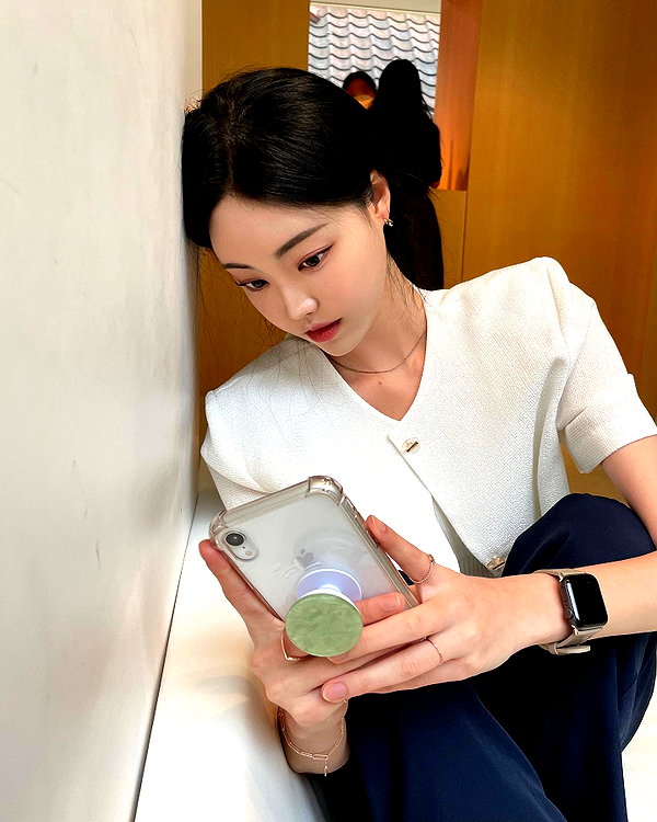 daxbin instagram image archive image