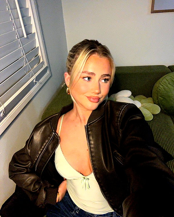 sophadophaa_ instagram image archive image