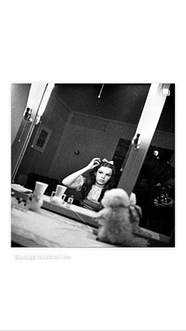 arianagrande instagram image archive image