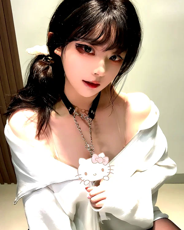 yingyinng_ instagram image archive image