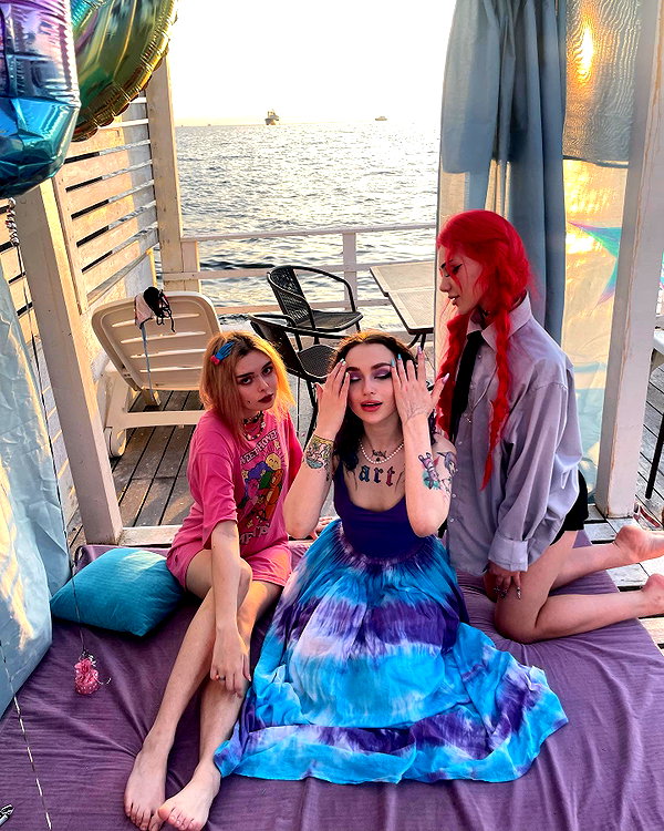 vik4au instagram image archive image