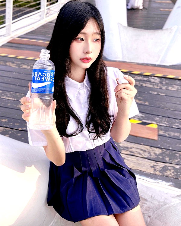 lai_931201 instagram image archive image