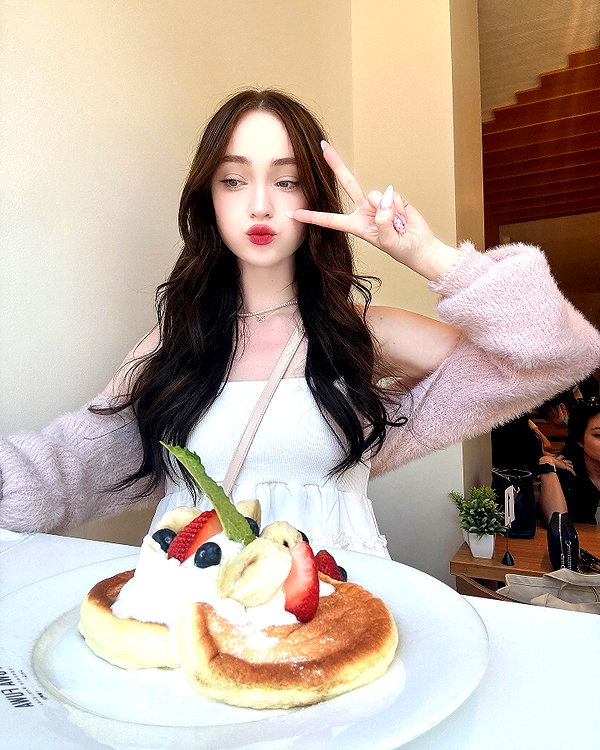 1uvgabi instagram image archive image