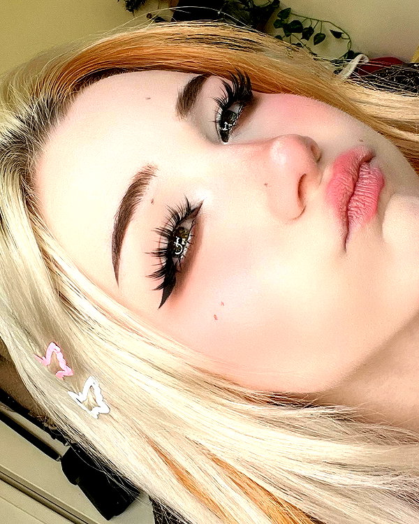 danielle.mercedie instagram image archive image