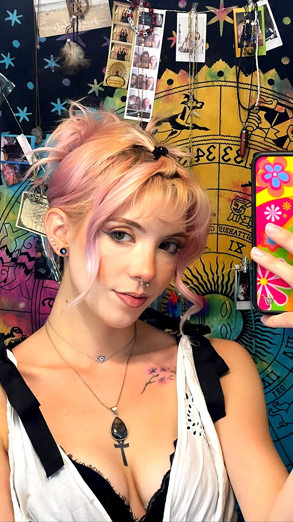 haileylayfield instagram image archive image