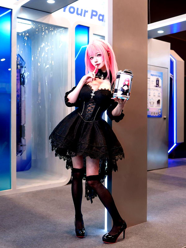 xier_cos instagram image archive image