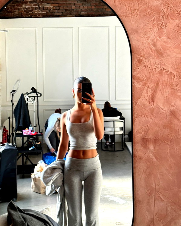 oliviaphillipps instagram image archive image