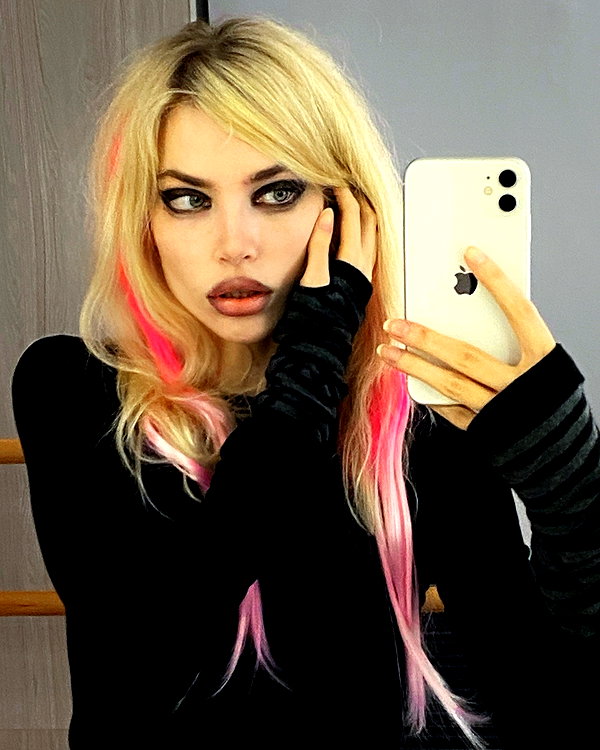 anya4everr instagram image archive image