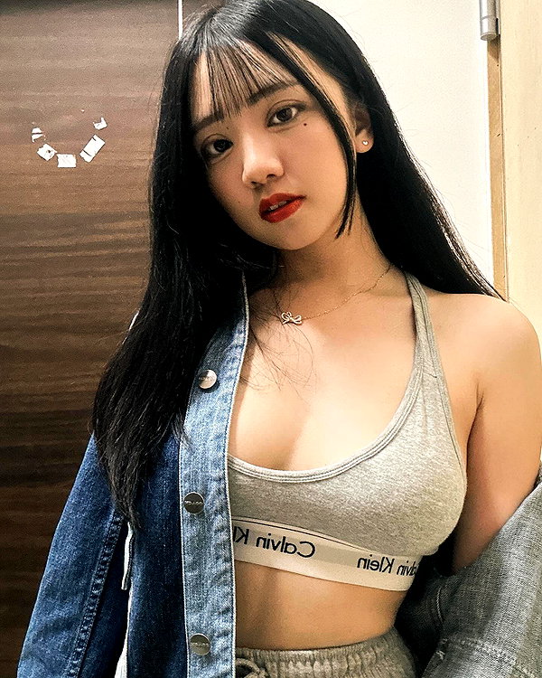 xiaojie._.891218 instagram image archive image