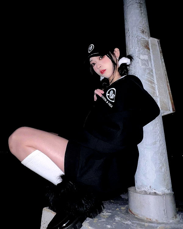 nixqq.425_ instagram image archive image