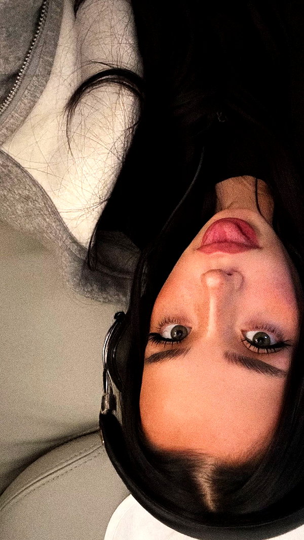 lyna_com2000 instagram image archive image