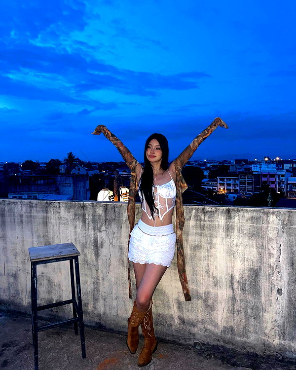 ll.lu1s instagram image archive image