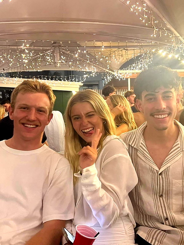 daisy_r_19 instagram image archive image