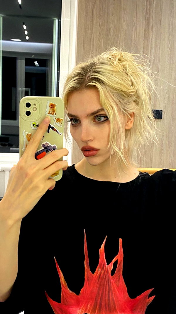 alien.hanna instagram image archive image
