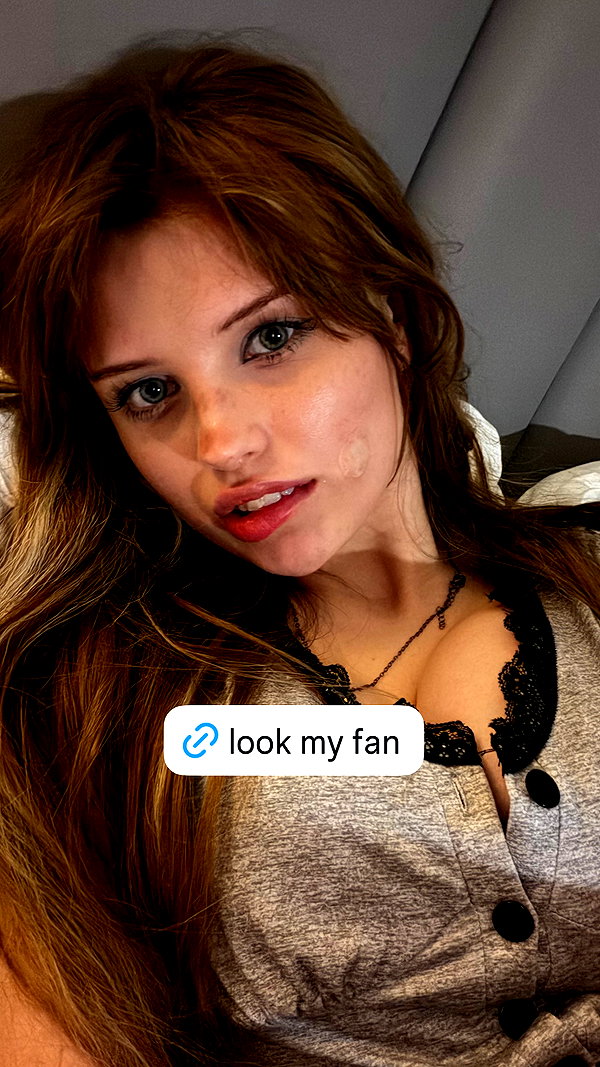 lana.monaaaa instagram image archive image