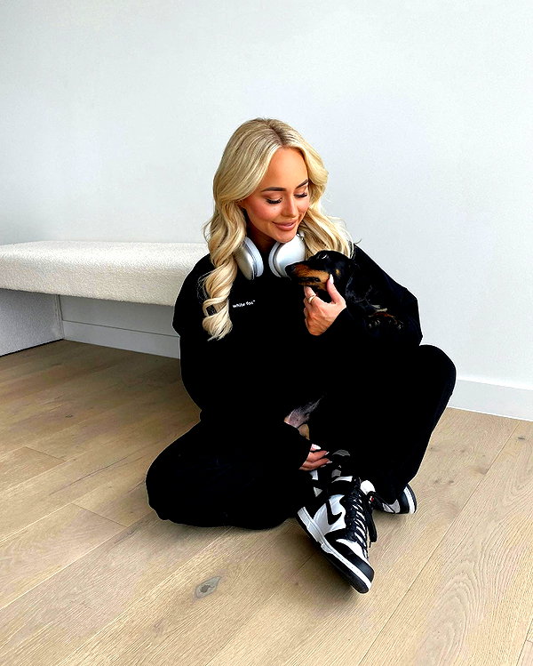 allieauton instagram image archive image