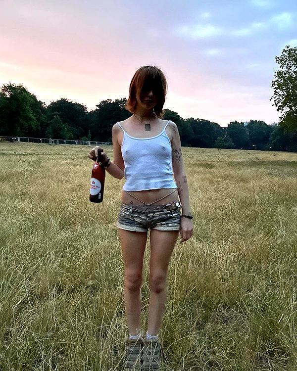 Archived image from @lolabllue on Instagram