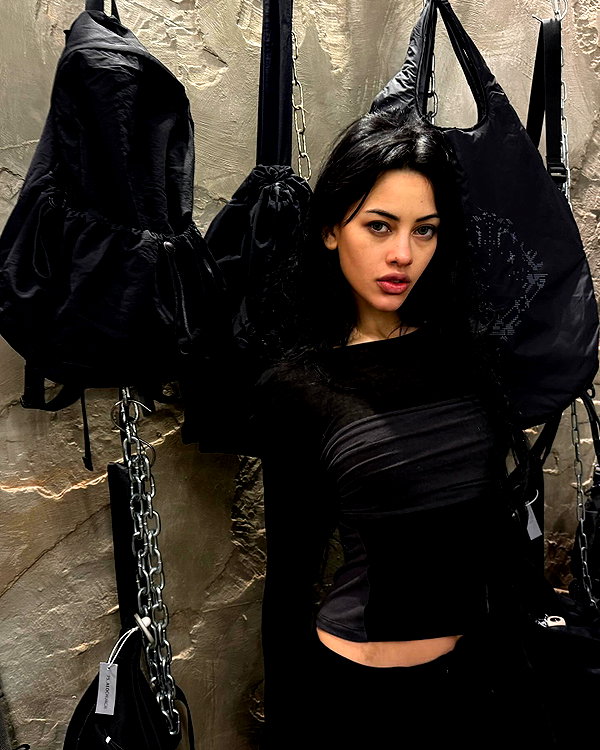 leonanaomii instagram image archive image