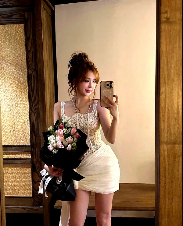 lyhythuedoxinh instagram image archive image