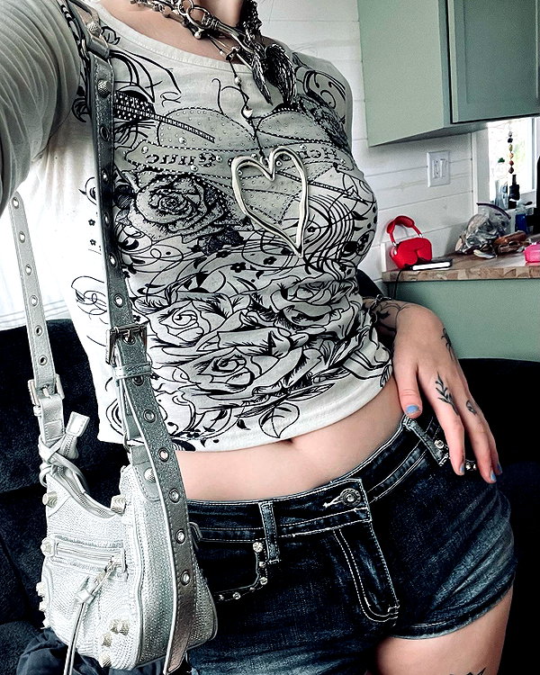 yeahimcaroline instagram image archive image