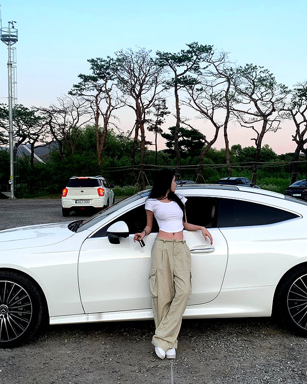 daxbin instagram image archive image