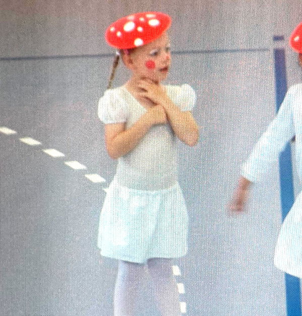 leni.bahr instagram image archive image