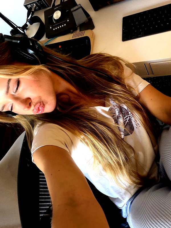carolinezalog instagram image archive image