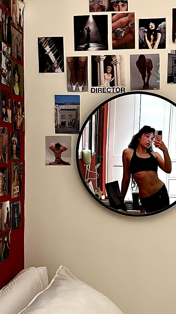 romi_henenson instagram image archive image