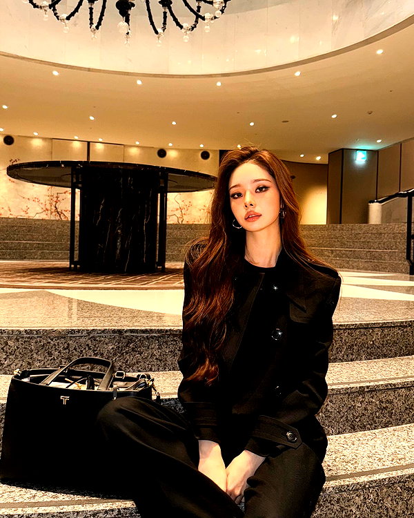 dear.zia instagram image archive image