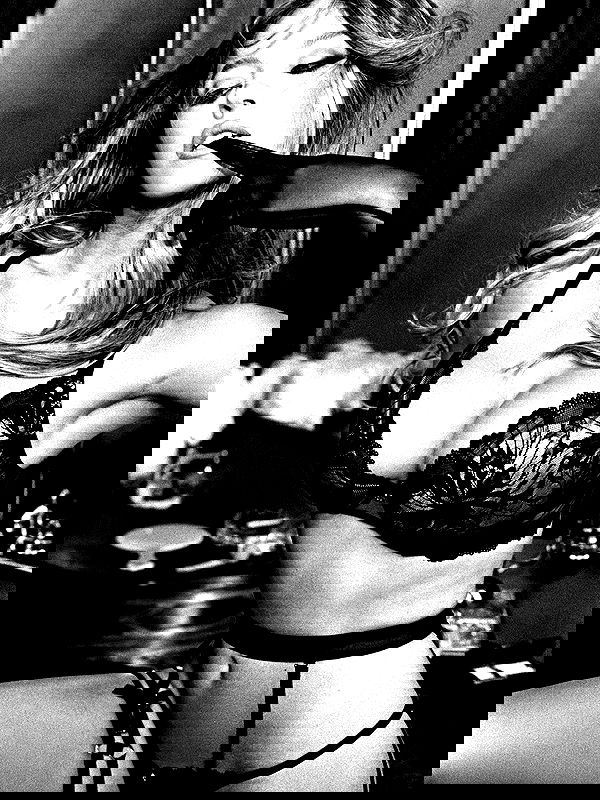 sydney_sweeney sydney_sweeney archive image