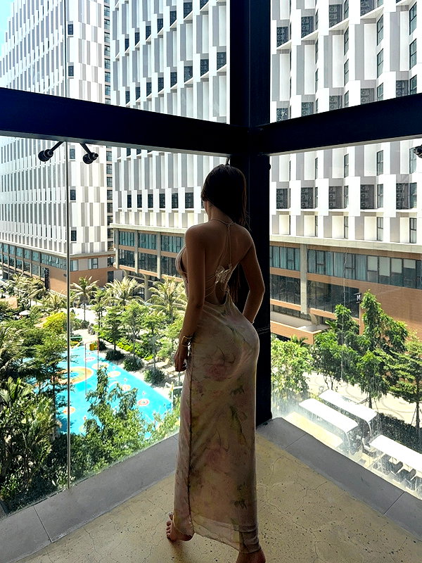 quenhi.phamm instagram image archive image