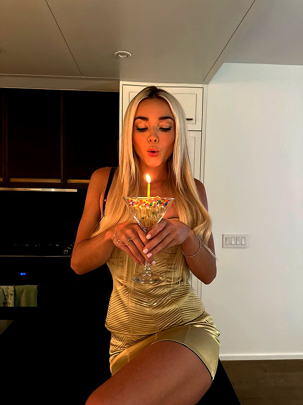 livvydunne instagram image archive image