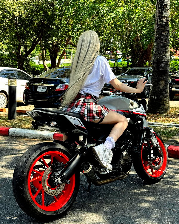 vik4au instagram image archive image