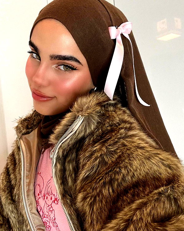 baddiesessence instagram image archive image