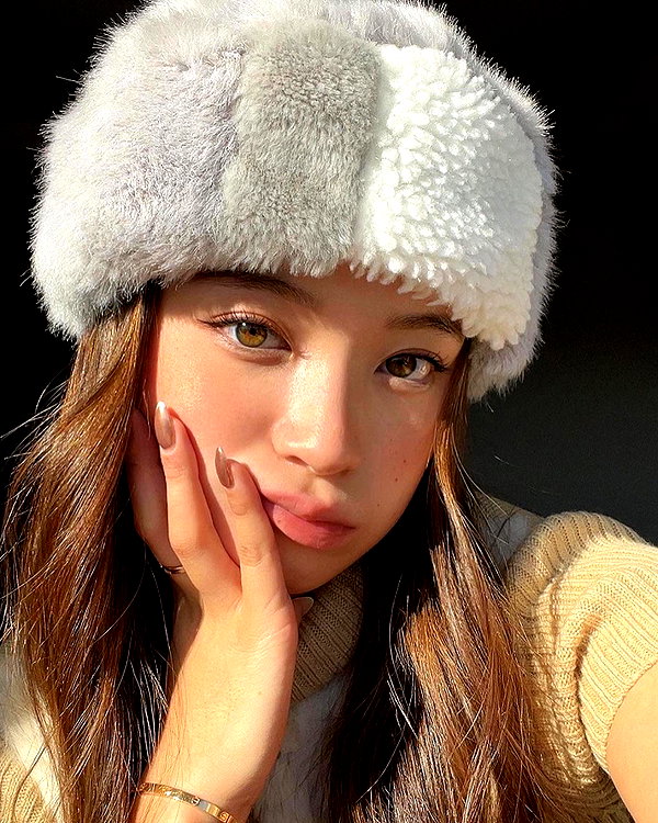 baddiesessence instagram image archive image
