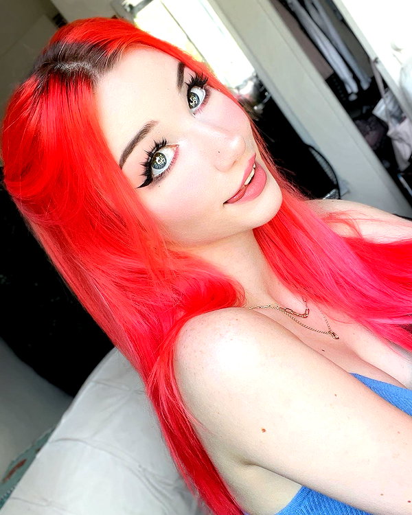 danielle.mercedie instagram image archive image