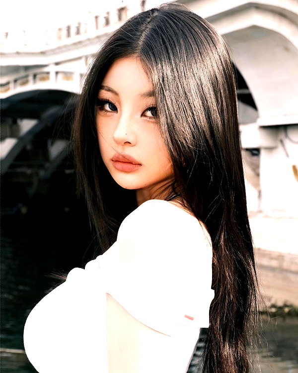 ll.lu1s instagram image archive image