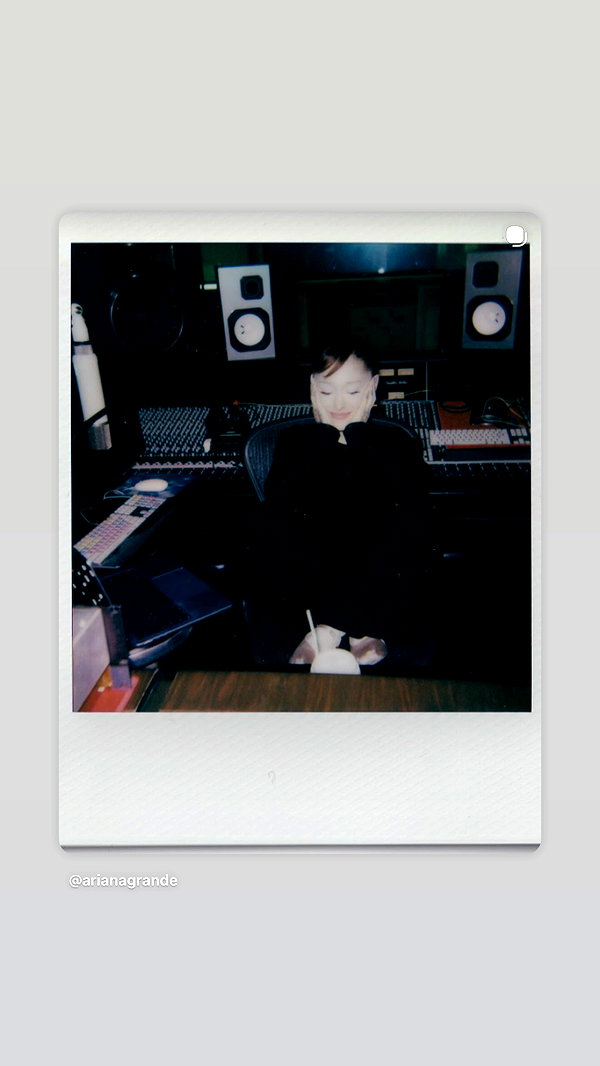arianagrande instagram image archive image