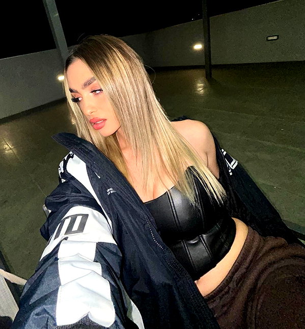 seline_paz instagram image archive image