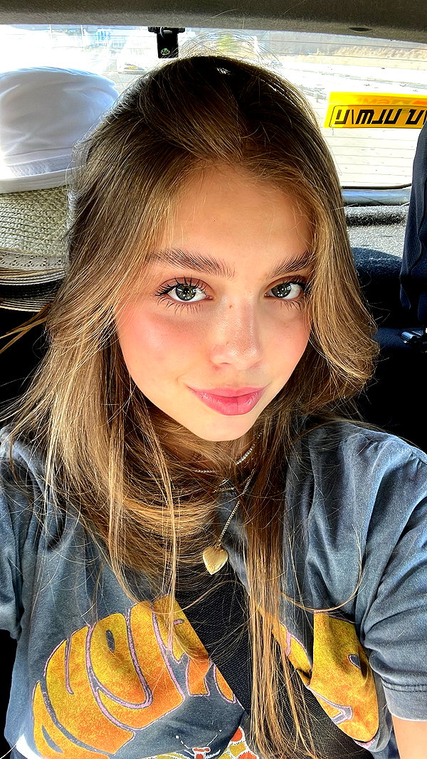 mishel_d_ instagram image archive image