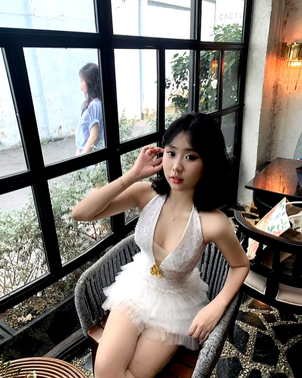 lyhythuedoxinh instagram image archive image