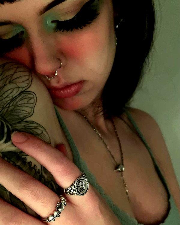 yeahimcaroline instagram image archive image