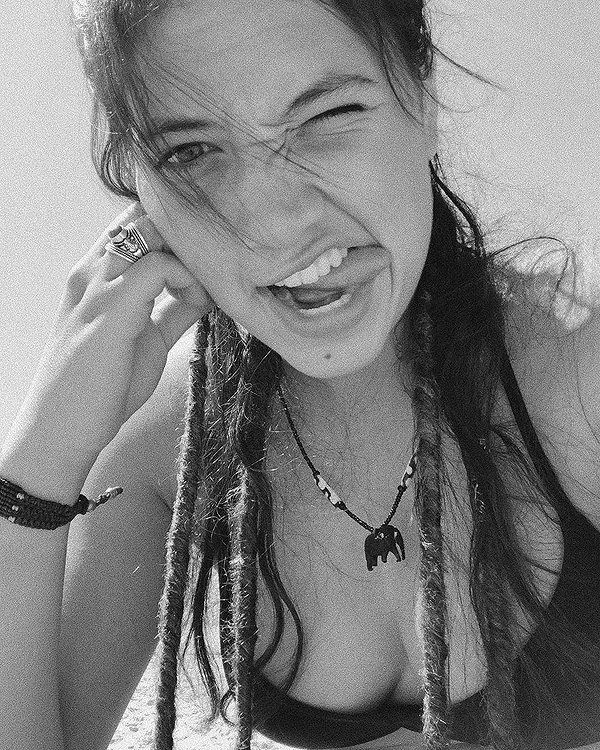romi_henenson instagram image archive image