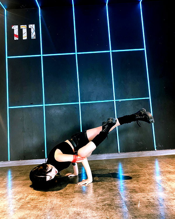 madamist_ instagram image archive image