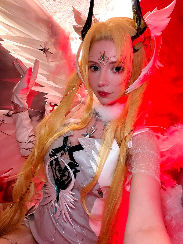 peachmilky_ instagram image archive image