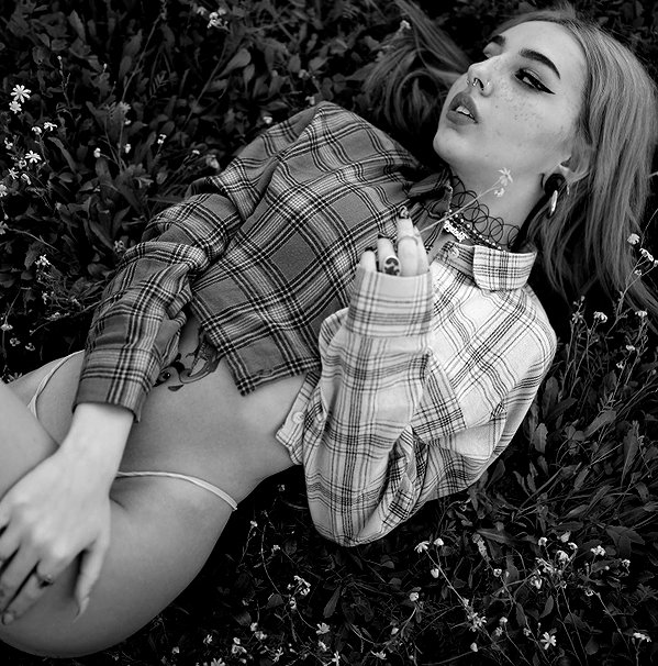 karin_orhov instagram image archive image