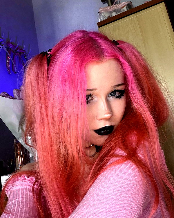 tiny.eviluv instagram image archive image