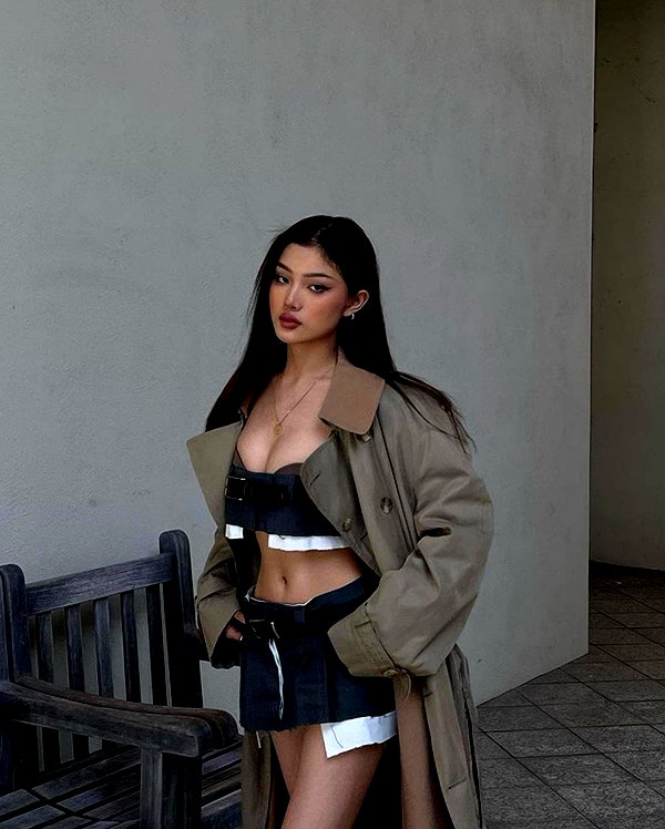baddiesessence instagram image archive image