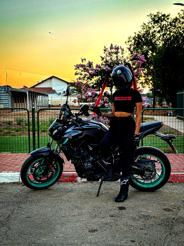 shanidahan7 instagram image archive image